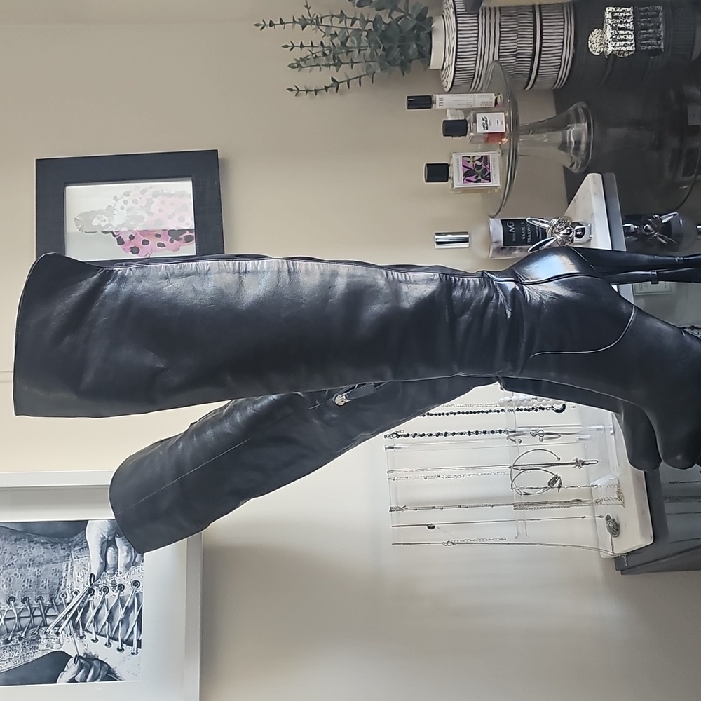 Thigh-high Leather boots